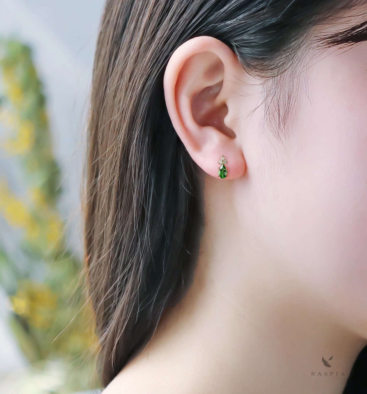 K18 ツァボライト(グリーンガーネット)＆ダイヤモンドのポストピアス