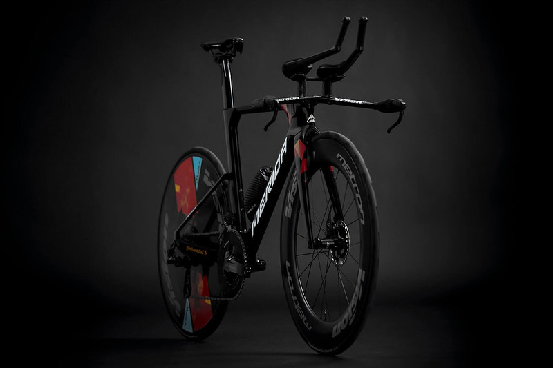 速報】メリダが新型TIME WARP TTを発表！前作比 9W空力向上, 400g重量