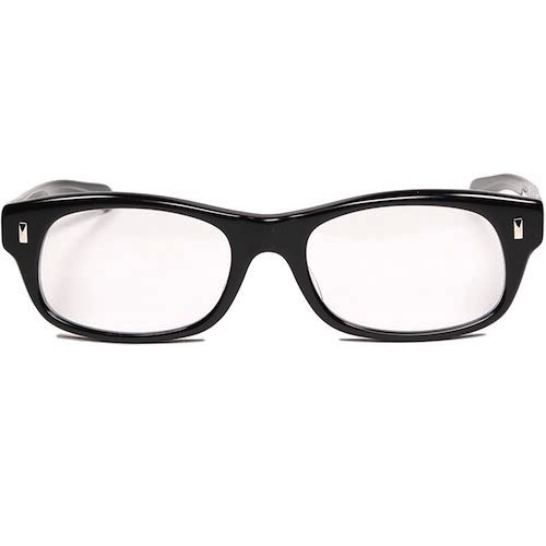 サングラスはシンプルが一番！ STUSSY EYEGEAR MICHAEL