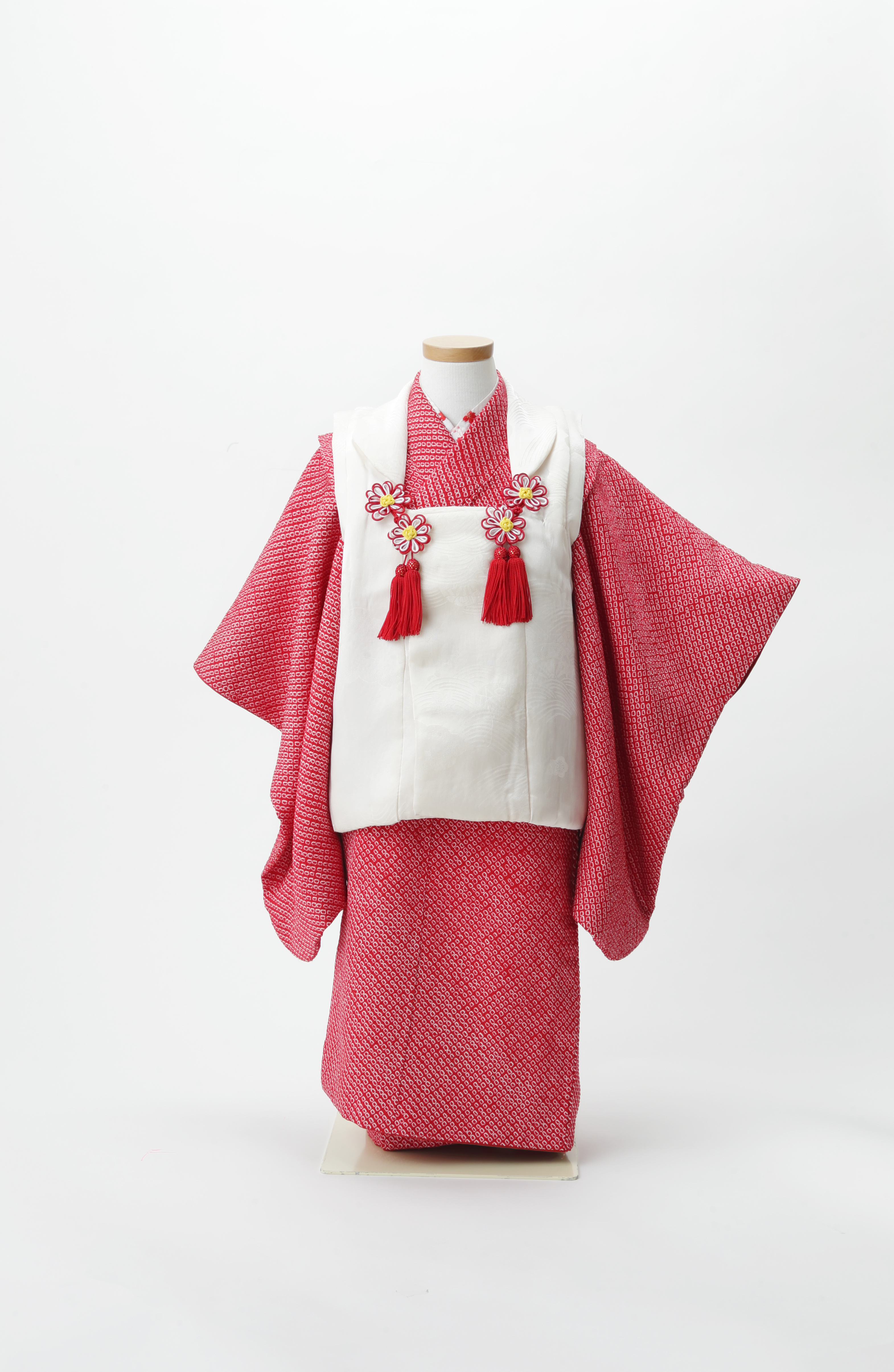 T3-004G 三歳祝着 赤総絞り 白被布 - 円居の着物レンタル－東京・日本橋