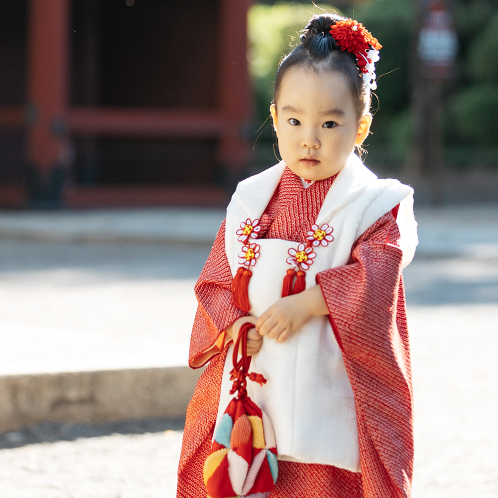 T3-004G 三歳祝着 赤総絞り 白被布 - 円居の着物レンタル－東京・日本橋