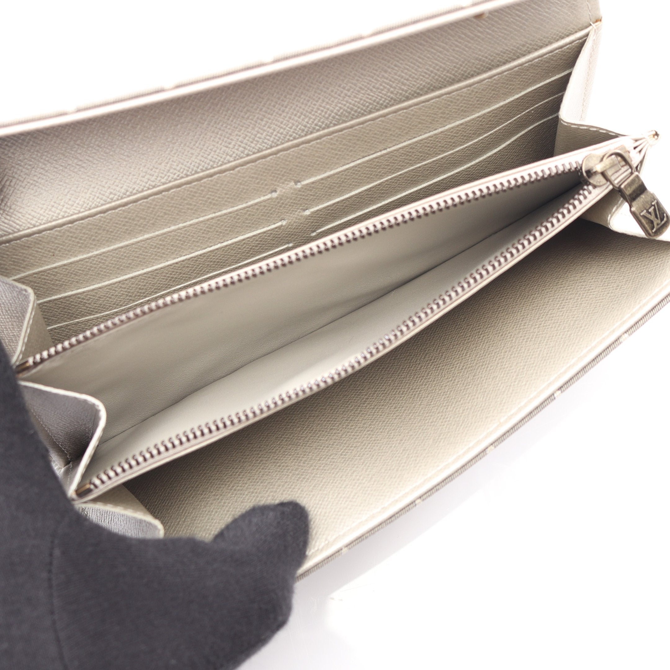 ポルトフォイユ サラ モノグラムミニラン プラティーヌ 二つ折り長財布