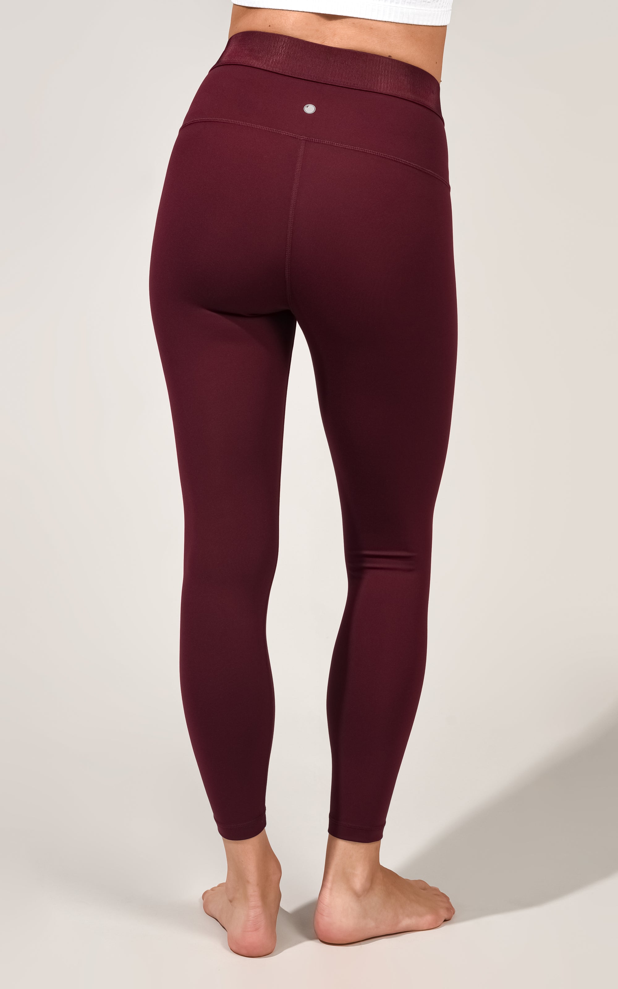 AY73604-CABERNET-05_2000x.jpg?