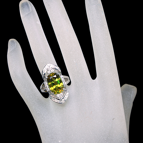 スフェーン 約11ct ダイヤモンド 約0.7ct プラチナ リング(指輪)【品質