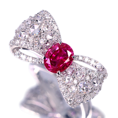 ミャンマー モゴック産(ビルマ産)ルビー 約1.3ct ダイヤモンド 1.1ct