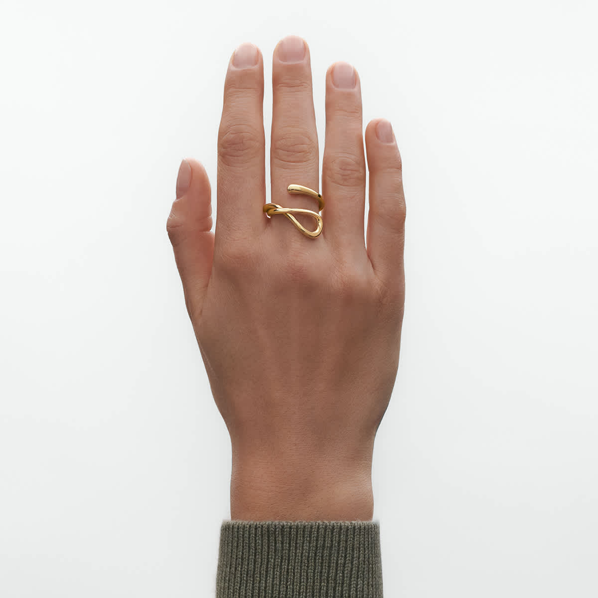 彫刻的かつ有機的なデザインが特徴の「マーシー」(MERCY) コレクション。