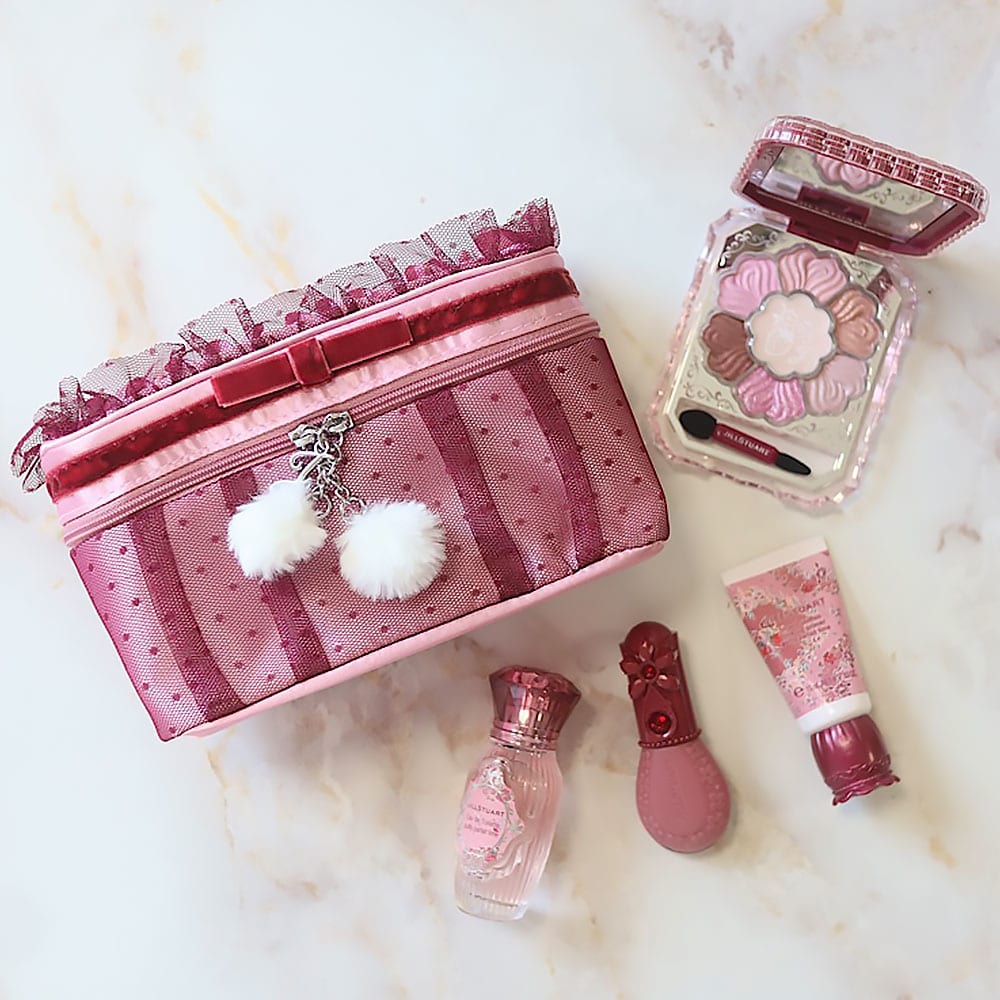 ジルスチュアートの「2024年クリスマスコフレ」全色スウォッチ！イエベ