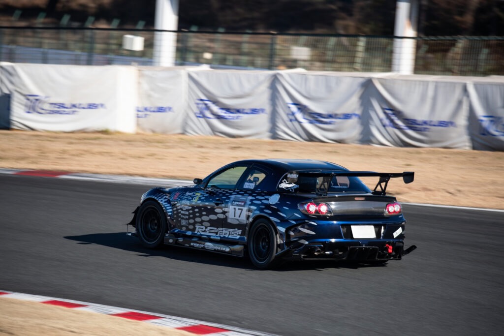 サイドポートの265ps仕様をD1GPドライバーの蕎麦切広大がアタック