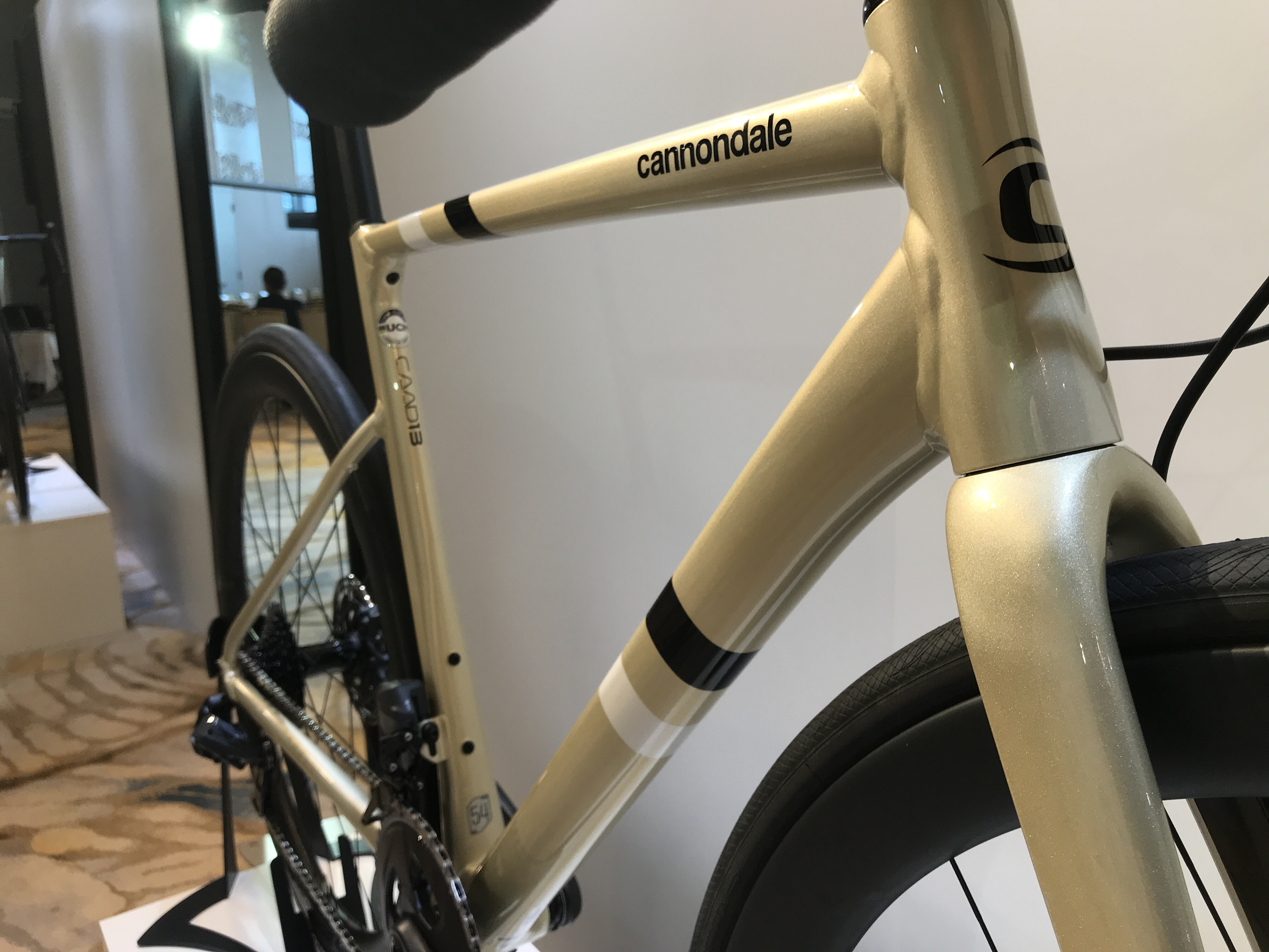 未だ本気でアルミバイクを作る狂ってるキャノンデール 「CAAD13