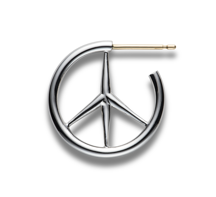 若き日のピースマークを再現 松田翔太「キャリアリング」が野村訓市と