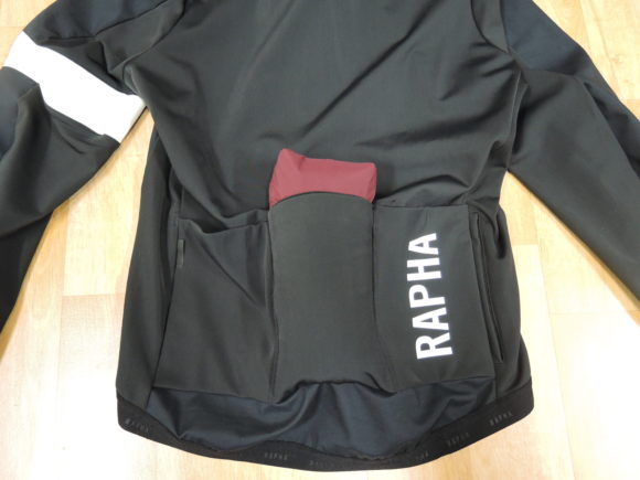 Rapha】PRO TEAM 「Race Cape」のレビュー | 理系な人の趣味ブログ