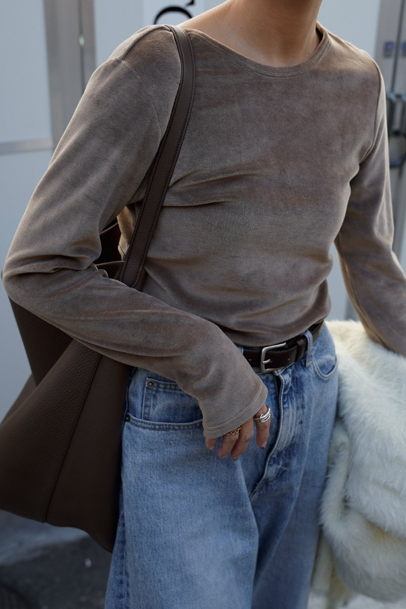 room306 CONTEMPORARY / Back Open Velours Tops