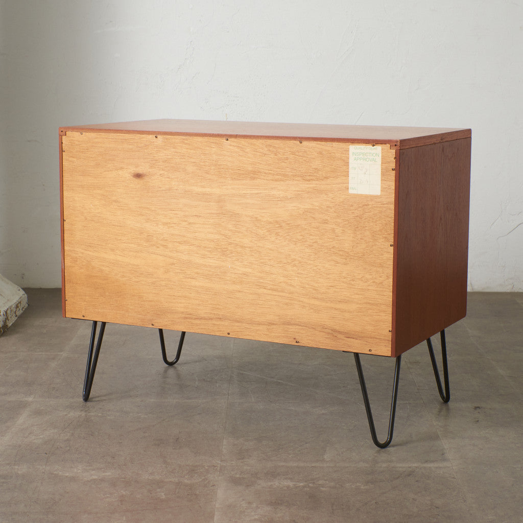 Fresco サイドキャビネット / カスタム アイアンヘアピンレッグ