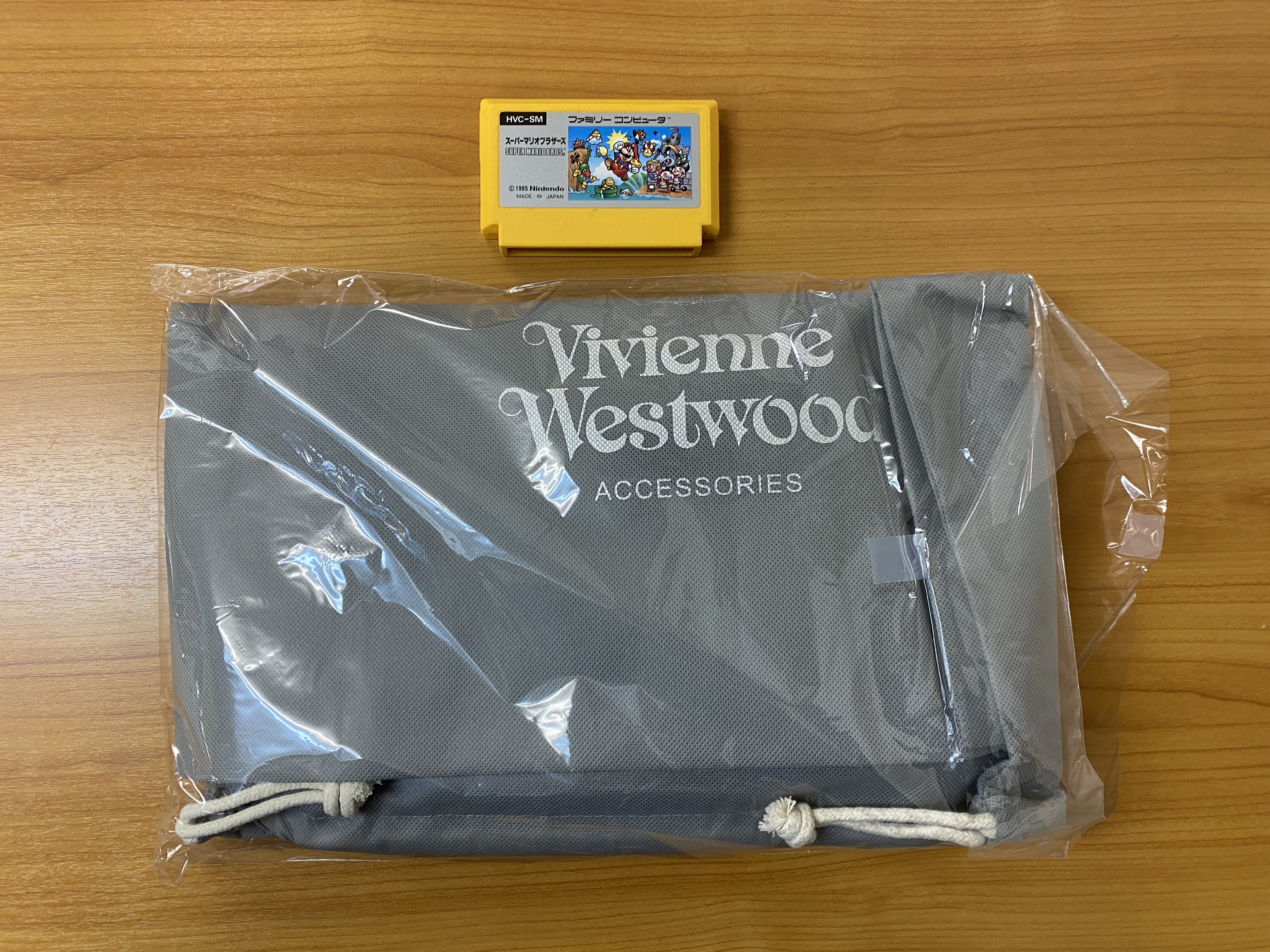 福袋2023】かつて盛大に事故った『ヴィヴィアンウエストウッド福袋』の