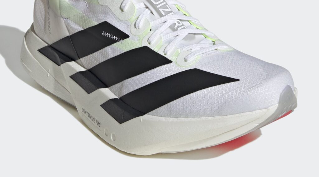 ランニングシューズはやっぱり白がいいよね。ADIZERO 2025年春夏