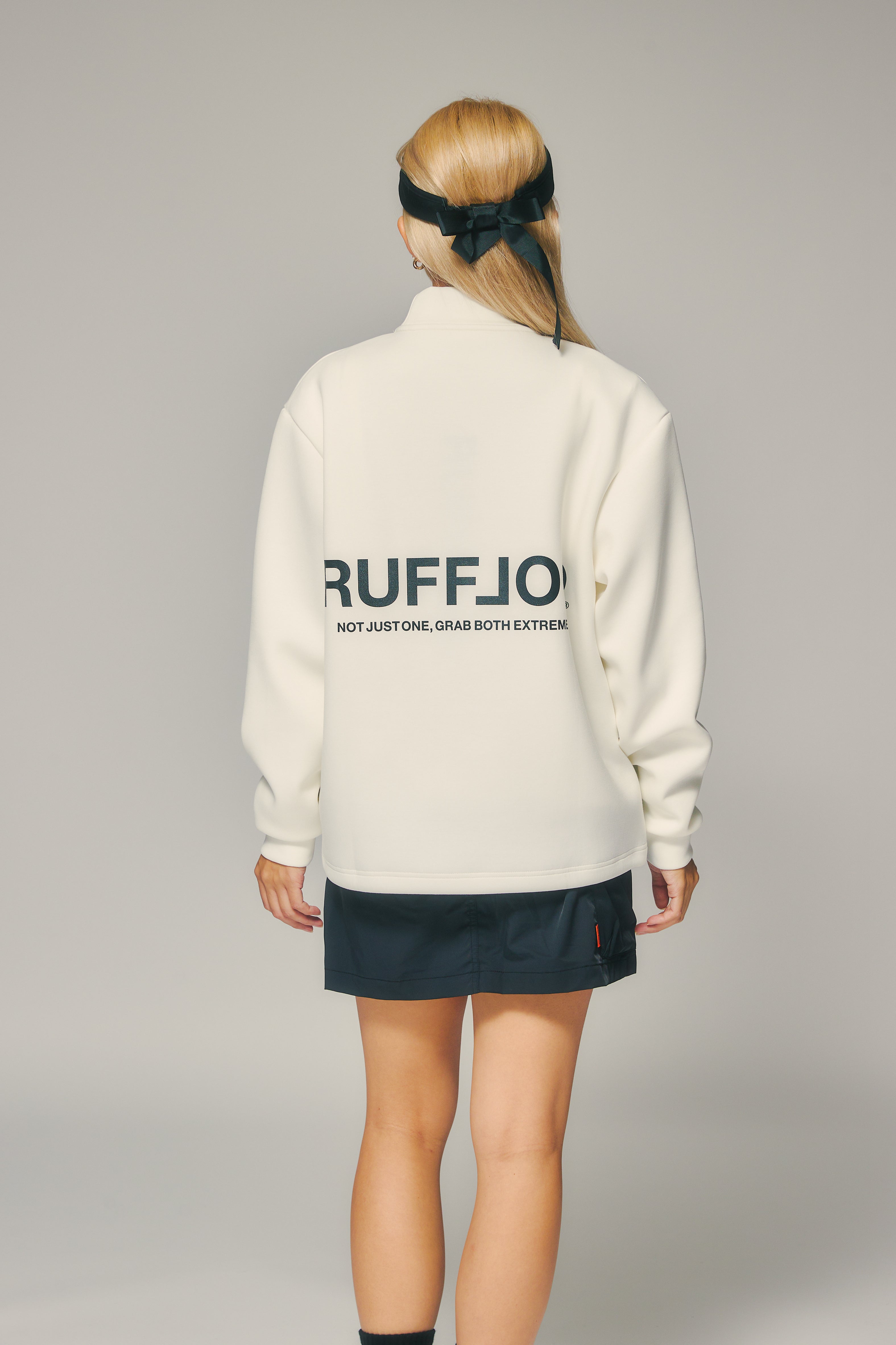 L/S BACK LOGO MOCK NECK WHITE – RUFFLOG