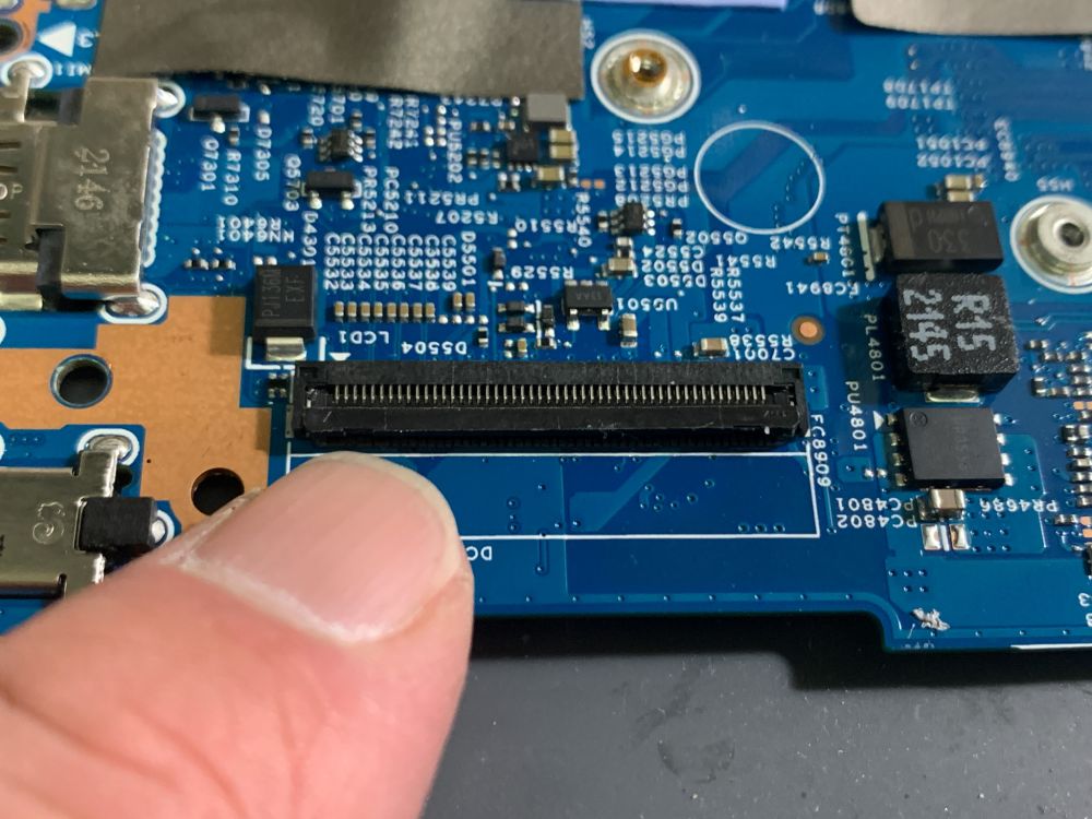 Lenovo IdeaPad Flex 5のマザーボード修理：電源は正常でも画面表示