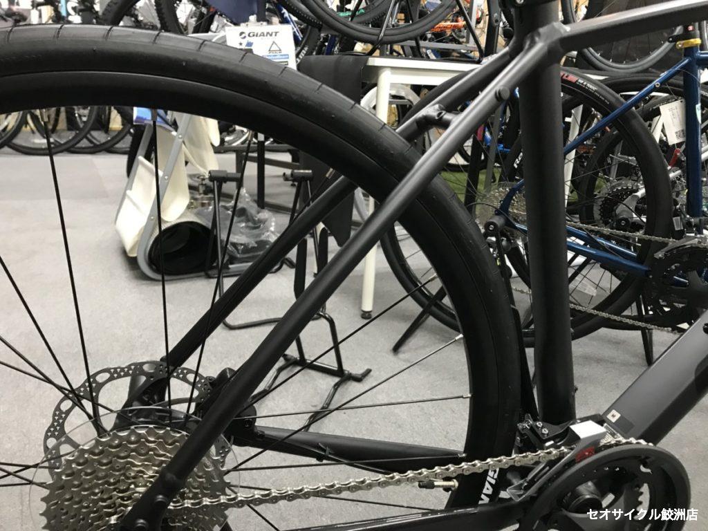 漆黒のクロスバイク GIANT ESCAPE RX DISC マットブラック | セオ