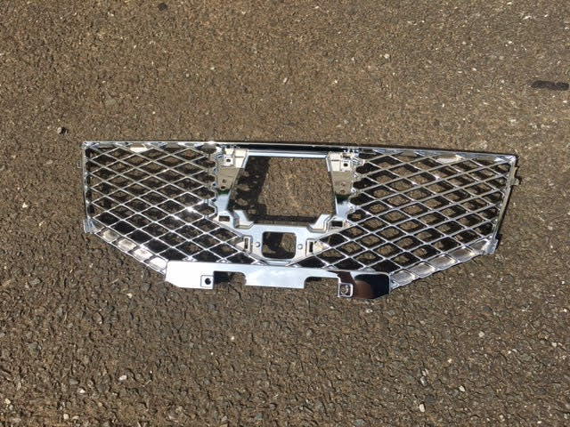 フロントグリルにクロームメッキ加工参考画像 | メッキパーツ相談室