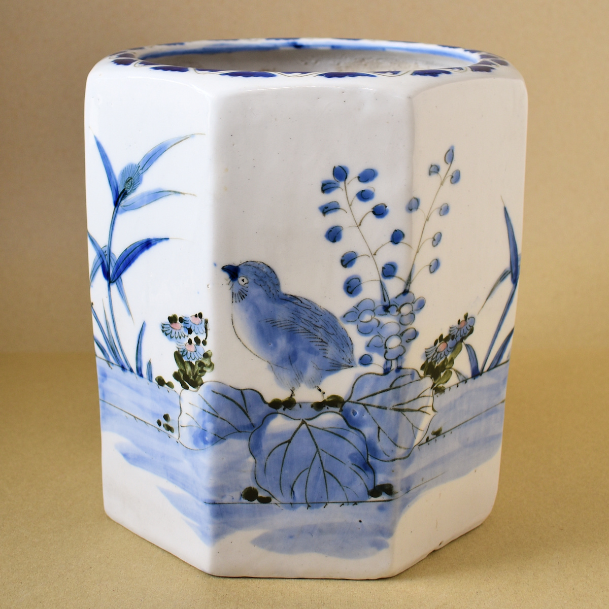 火鉢と炭道具の販売 骨董 斎明堂 / 染付花鳥文様八角火鉢