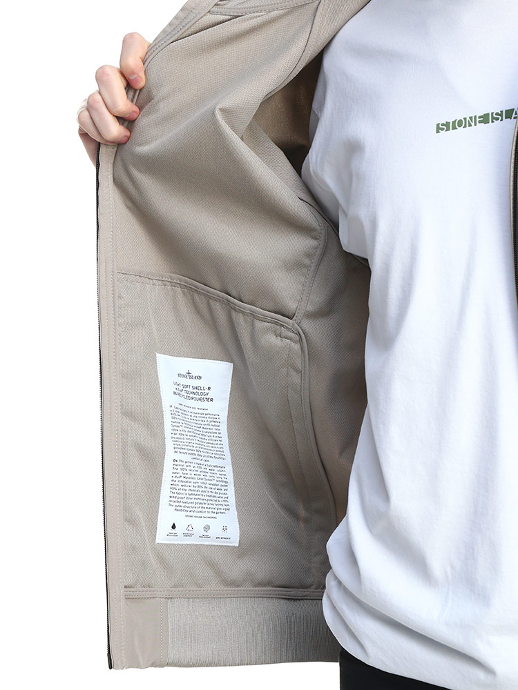 STONE ISLAND (ストーンアイランド) ソフトシェル フルジップ