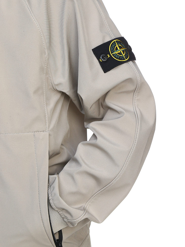 STONE ISLAND (ストーンアイランド) ソフトシェル フルジップ