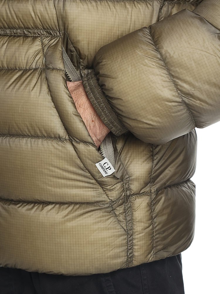 C.P COMPANY (シーピーカンパニー) フード フルボタン ダウン