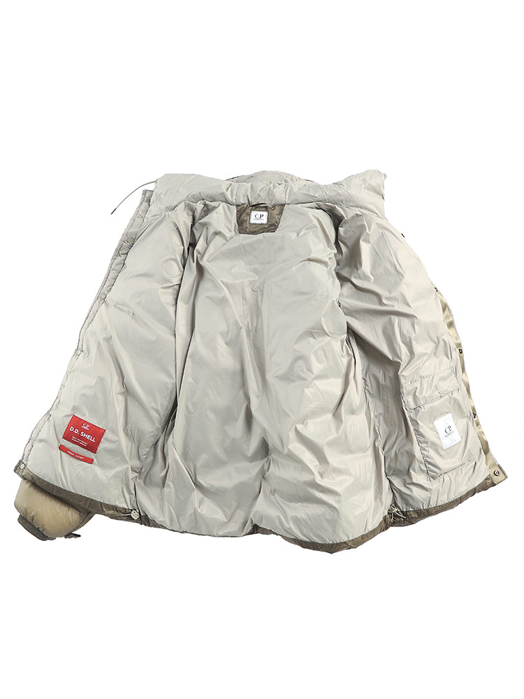 C.P COMPANY (シーピーカンパニー) フード フルボタン ダウン