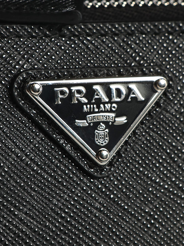 PRADA (プラダ) レザー プレートロゴ 二つ折り 財布 PR2ML049QHH