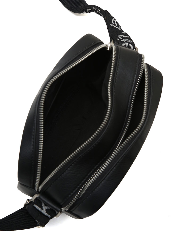 Calvin Klein (カルバンクライン) フェイクレザー ワンポイントロゴ