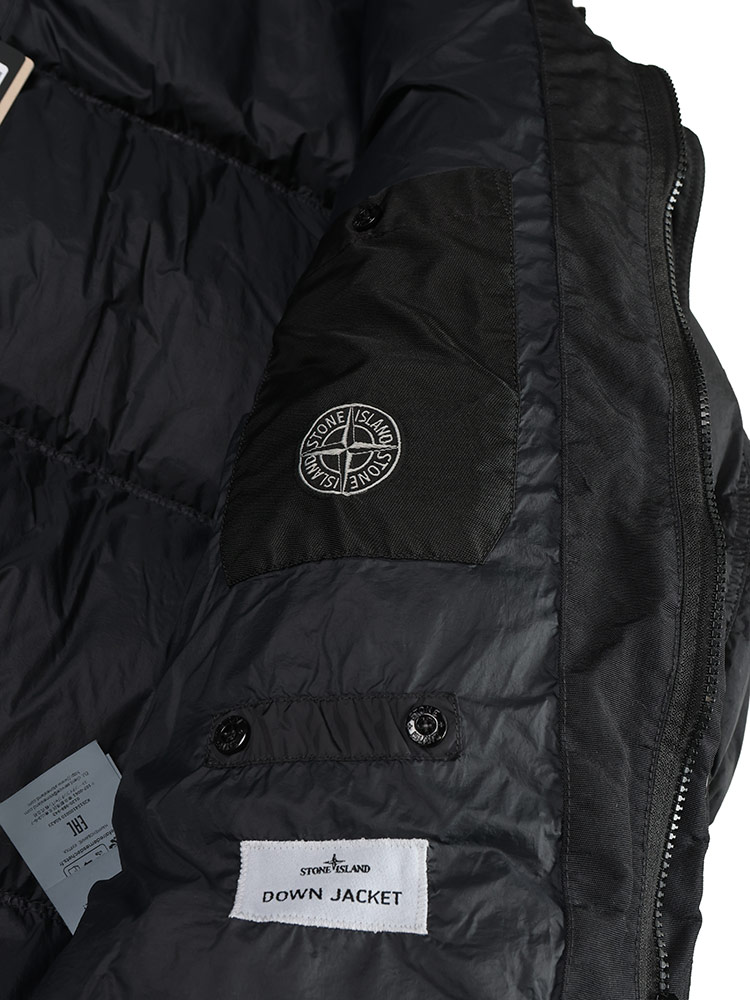 STONE ISLAND (ストーンアイランド) リサイクルナイロン 防風 ダブルス