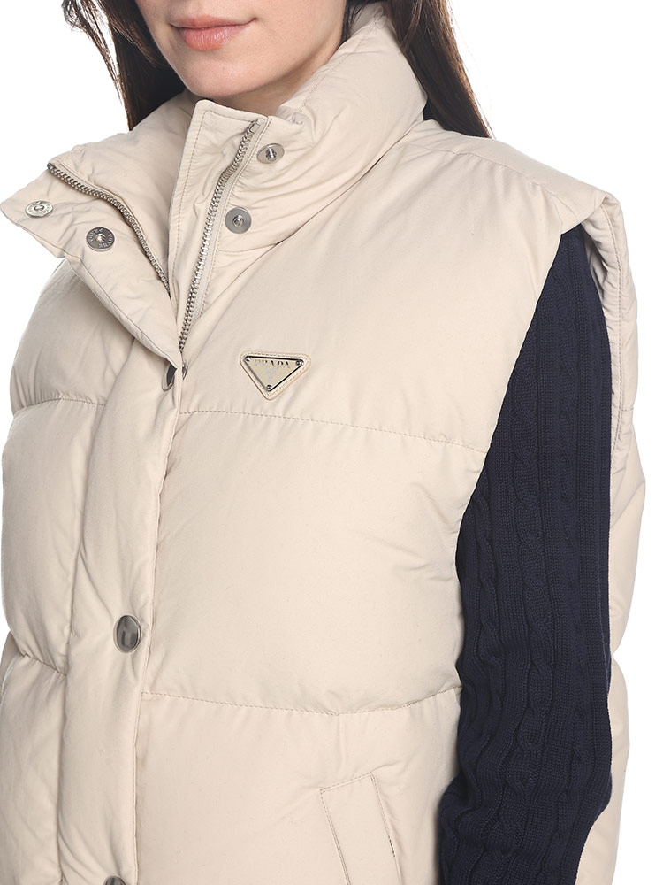 PRADA (プラダ) ロゴプレート フルジップ ダウンベスト PRL29X131