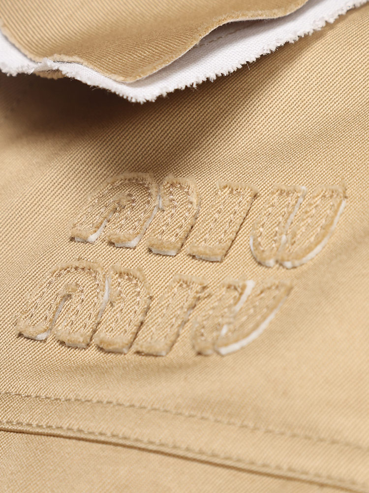 MIUMIU (ミュウミュウ) ダブルポケット ロゴ フルボタン チノ