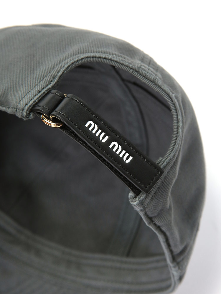 MIU MIU (ミュウミュウ) ウォッシュ仕上げ ロゴ刺繍 ベースボール