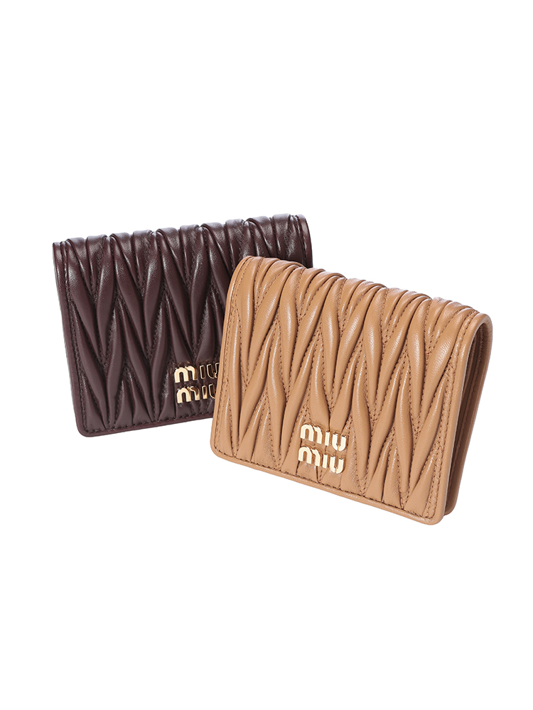 MIU MIU (ミュウミュウ) マテラッセ レザー 二つ折り財布