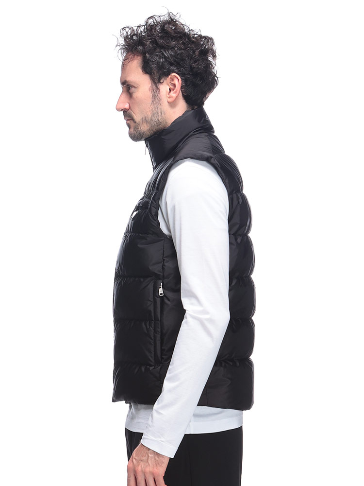 PRADA (プラダ) ロゴ スタンド フルジップ ダウンベスト PRSGB0331WQ9