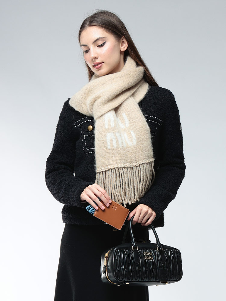 無料ギフトラッピング対象品】 MIU MIU (ミュウミュウ) モヘヤ ロゴ