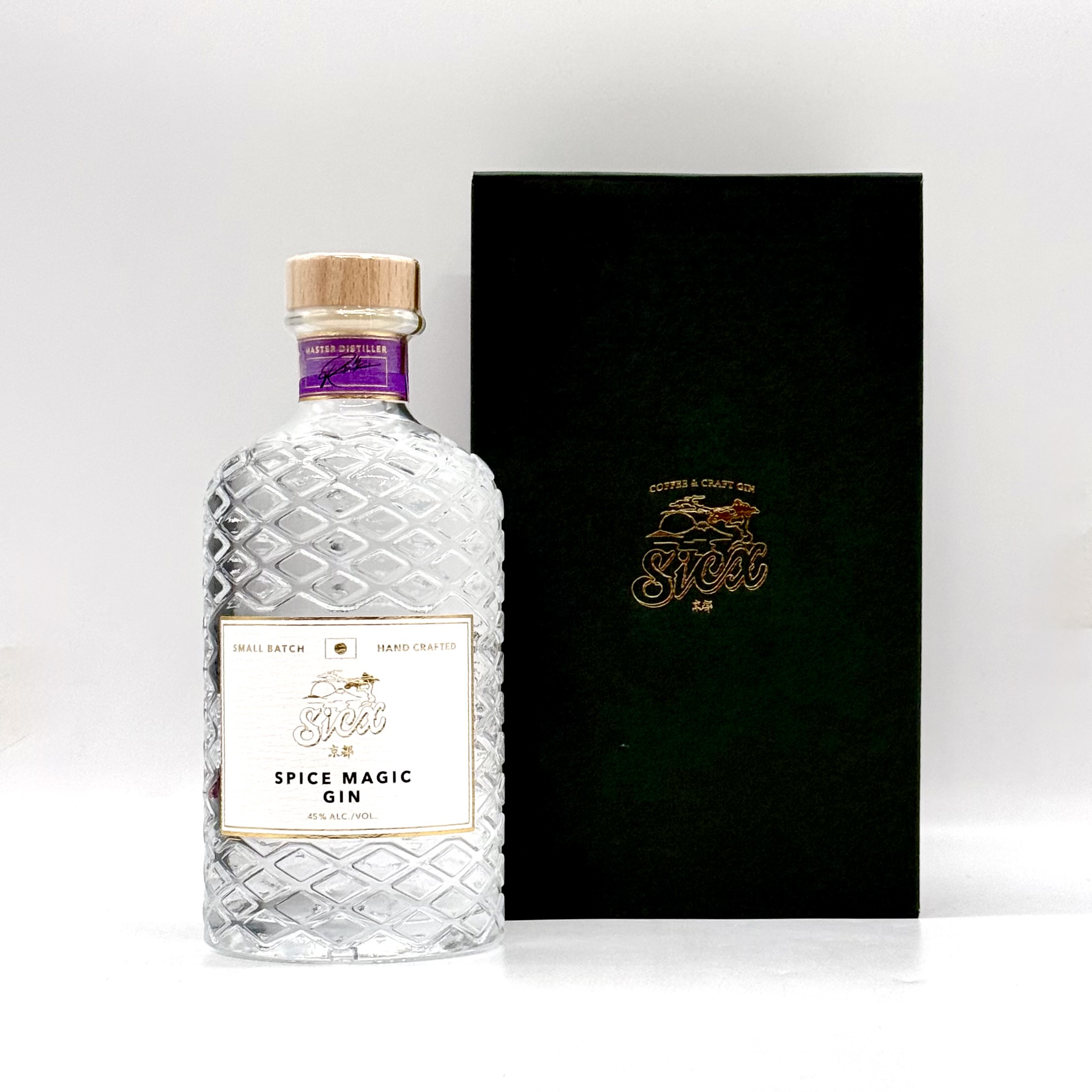 正規品]ロイヤルブラックラ 18年 46° 700ml | 酒のいろは | 日本酒
