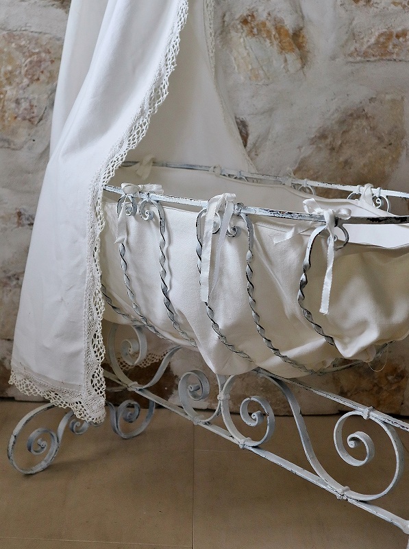 海外作家様♡フランスアンティークレース使用カゴリボン装飾ドール