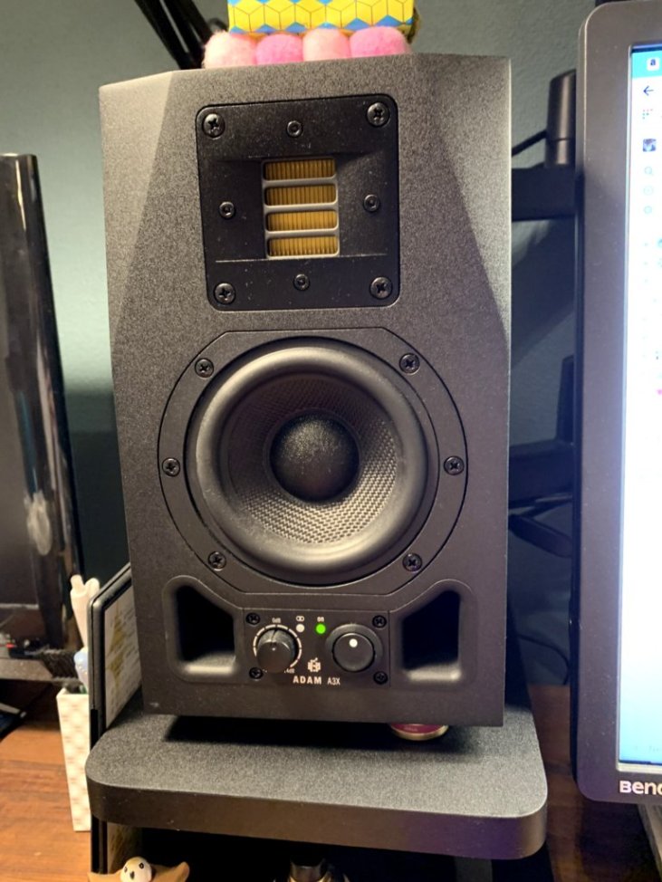 ADAM A3X レビュー 具現化された“最も小さなビッグ・サウンド