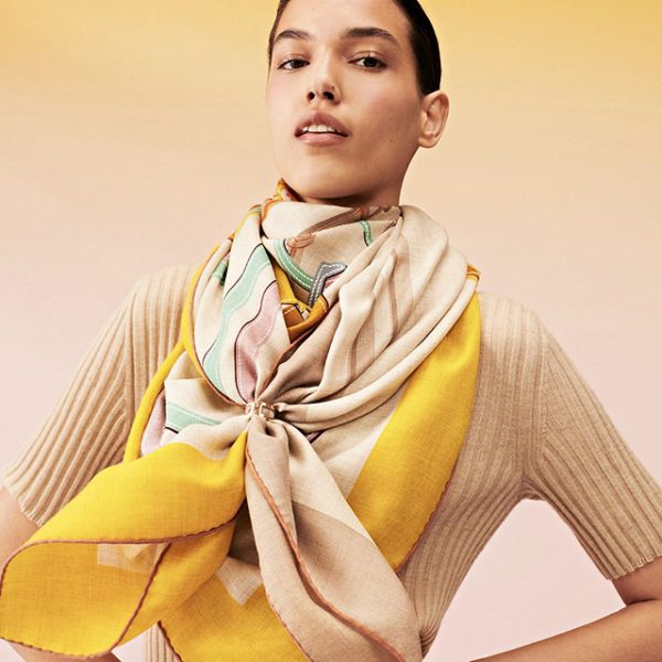 極美品HERMES エルメス 三角スカーフ ポワントゥ トライアングル