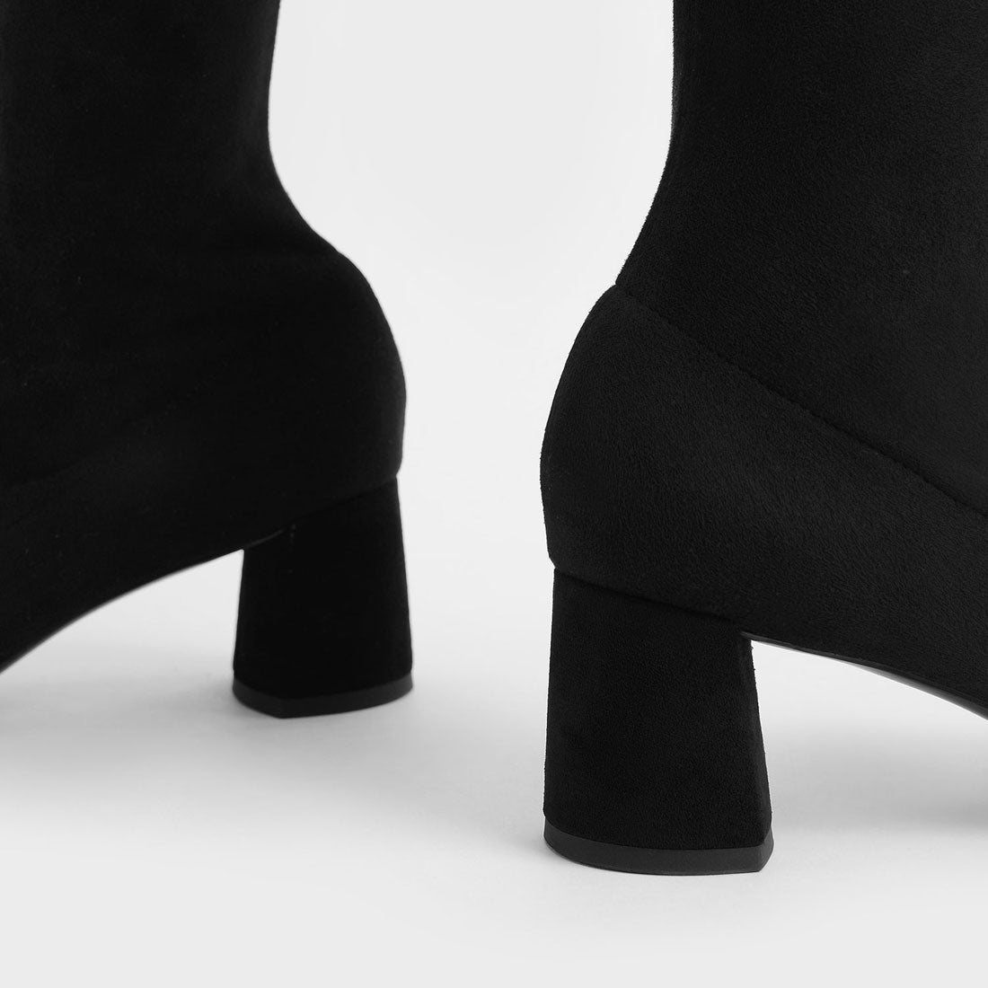 CHARLES & KEITH テクスチャード サイハイブーツ 【再入荷】（Black