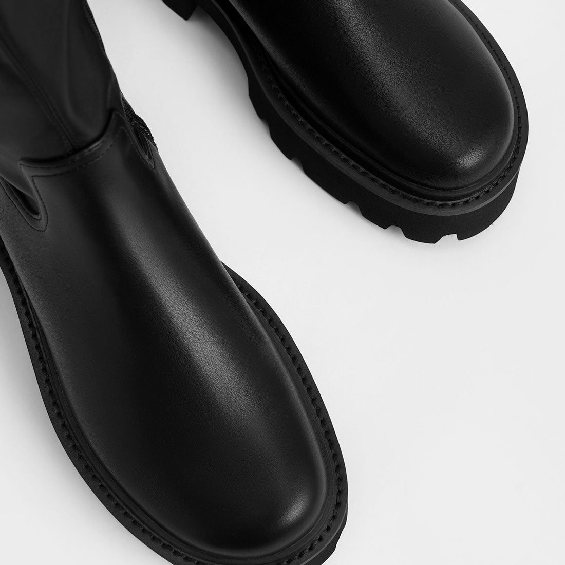 CHARLES & KEITH チャンキープラットフォーム ロングブーツ 【再入荷