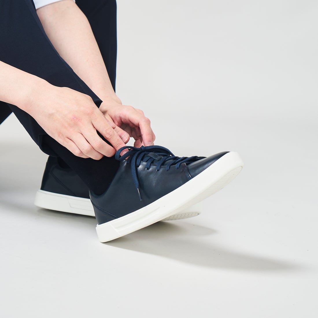 Un Costa Lace / アンコスタレース （ネイビーレザー） -Clarks