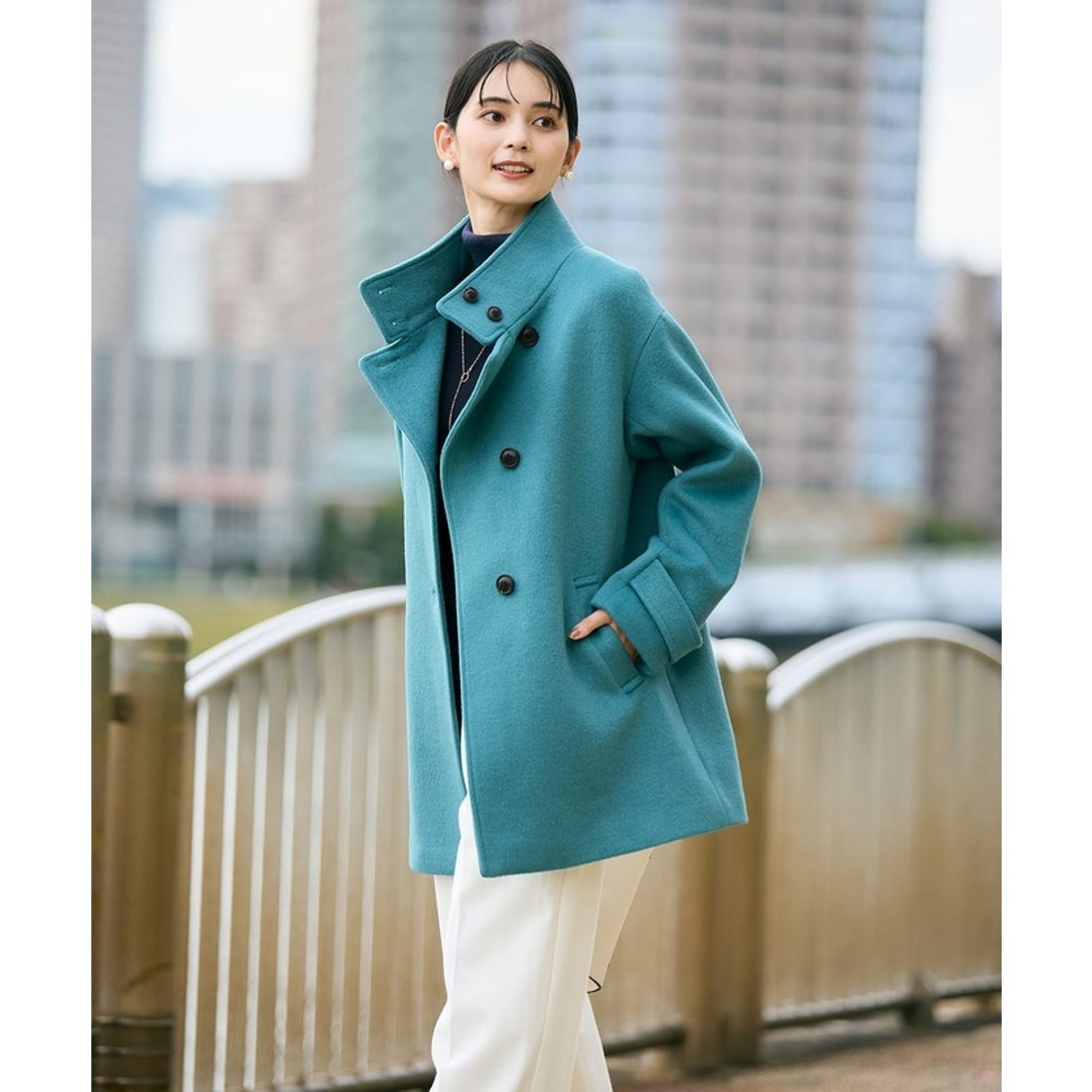 アー・ヴェ・ヴェ a.v.v スタンドカラーミディコート （グリーン