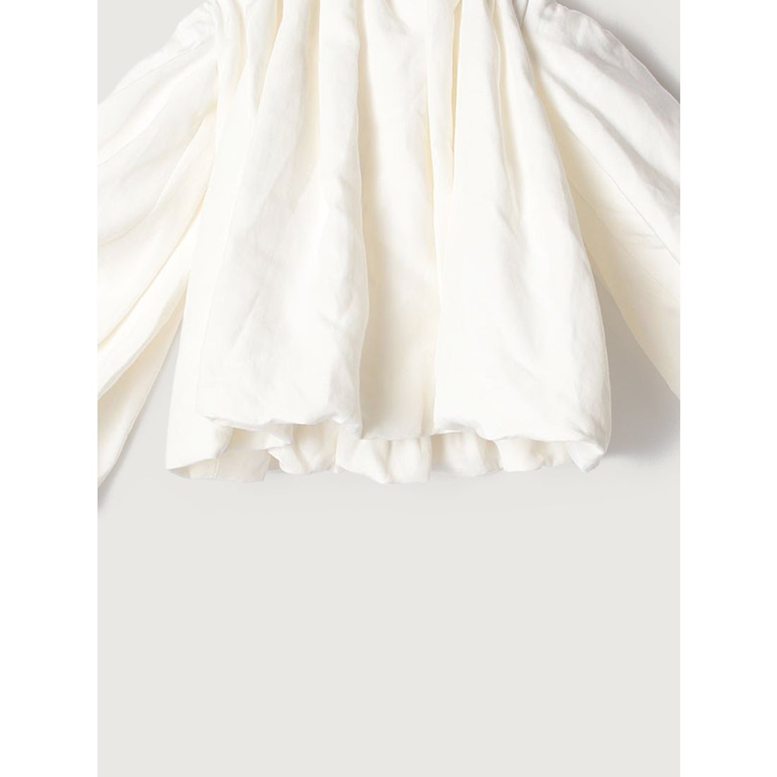 アニュアンス anuans ボリュームバルーントップス （WHITE） -靴