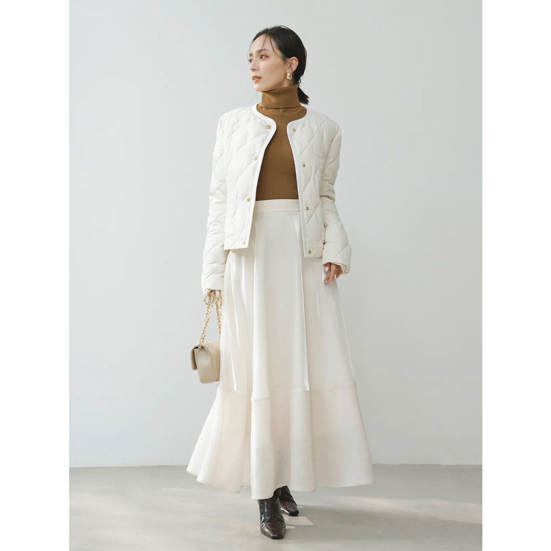 アニュアンス anuans シャイニーシアーサテンフレアスカート （IVORY