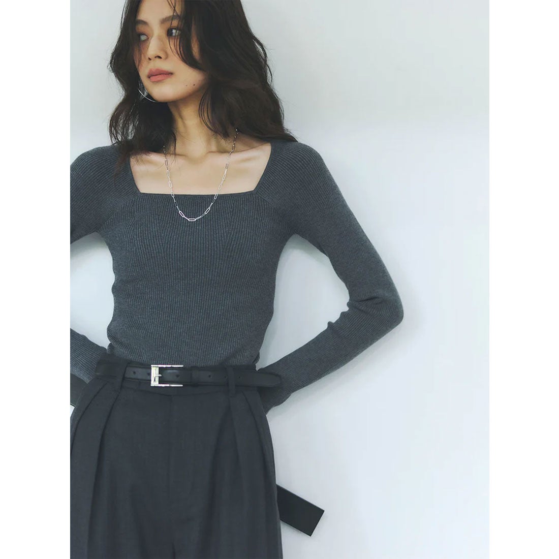 アニュアンス anuans シルクカシミアブレンドデコルテリブニット