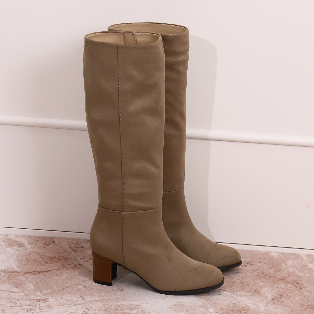 アルテミス バイ ダイアナ artemis by DIANA 6cm台ヒールプレーン