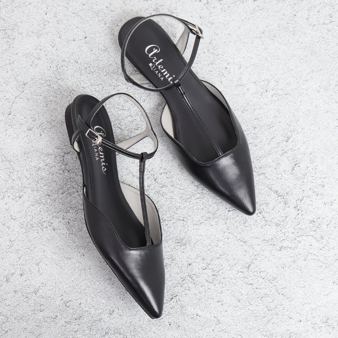 アルテミス バイ ダイアナ artemis by DIANA ポインテッドトゥT